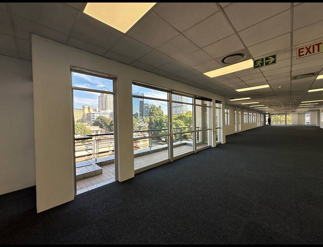 1,210M² OFFICE TO LET IN SANDTON CENTRAL